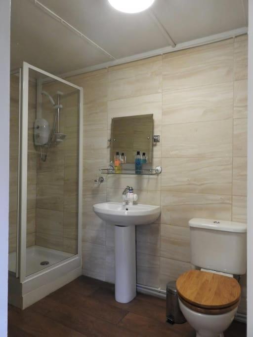 Skylark Shepherds Hut 로열턴브리지웰즈 외부 사진